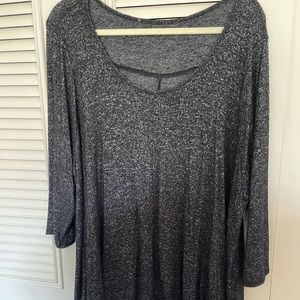 Plus Size Heather Black Flowy Top with 3/4 Sleeve